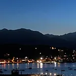 Tres Bel Avec Terrasse De 87m2 Avec Superbe Vue Panoramique Sur La Baie D Apartamento