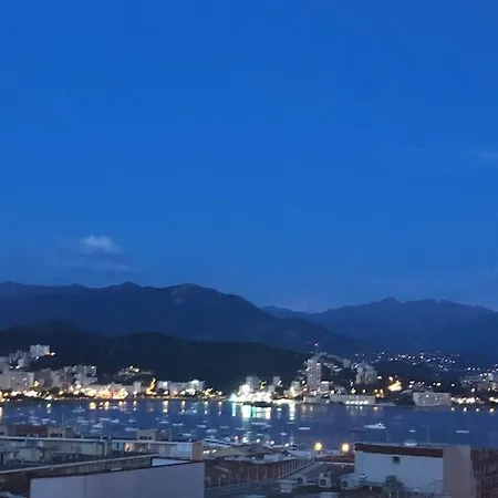 Tres Bel Avec Terrasse De 87m2 Avec Superbe Vue Panoramique Sur La Baie D * アジャクシオ