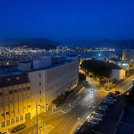 Tres Bel Avec Terrasse De 87m2 Avec Superbe Vue Panoramique Sur La Baie D *
