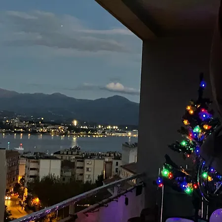 Tres Bel Avec Terrasse De 87m2 Avec Superbe Vue Panoramique Sur La Baie D アジャクシオ