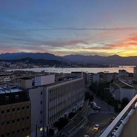 Tres Bel Avec Terrasse De 87m2 Avec Superbe Vue Panoramique Sur La Baie D アジャクシオ
