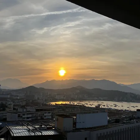 Tres Bel Avec Terrasse De 87m2 Avec Superbe Vue Panoramique Sur La Baie D アジャクシオ