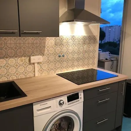 Tres Bel Avec Terrasse De 87m2 Avec Superbe Vue Panoramique Sur La Baie D