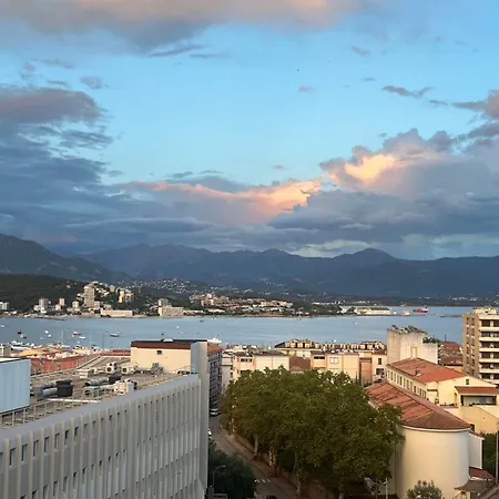 Tres Bel Avec Terrasse De 87m2 Avec Superbe Vue Panoramique Sur La Baie D شقة *