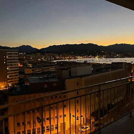 Tres Bel Avec Terrasse De 87m2 Avec Superbe Vue Panoramique Sur La Baie D شقة