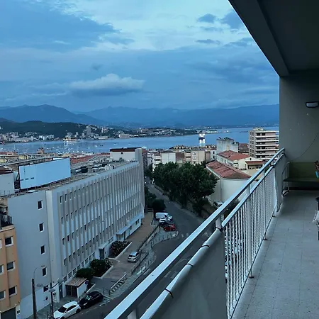 아파트 Tres Bel Avec Terrasse De 87m2 Avec Superbe Vue Panoramique Sur La Baie D 아작시오