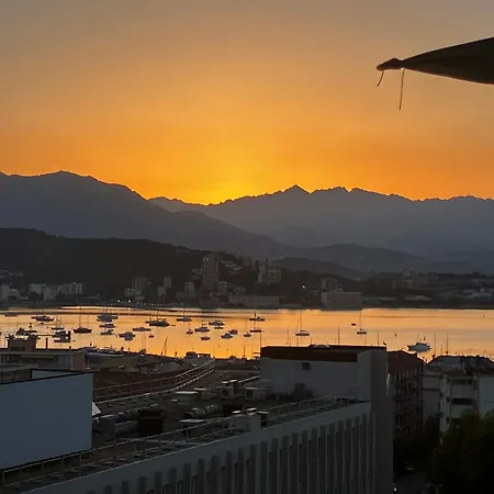 Très Bel Avec Terrasse De 87m2 Avec Superbe Vue Panoramique Sur La Baie D *