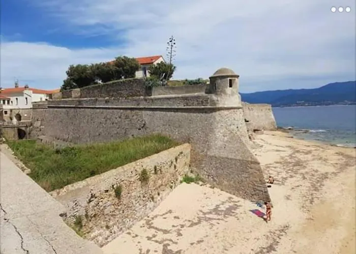 Tres Bel Avec Terrasse De 87m2 Avec Superbe Vue Panoramique Sur La Baie D 아작시오