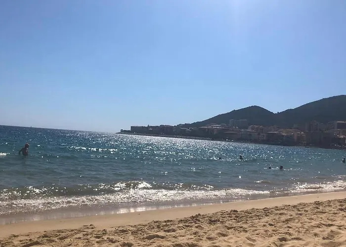 Tres Bel Avec Terrasse De 87m2 Avec Superbe Vue Panoramique Sur La Baie D 아작시오