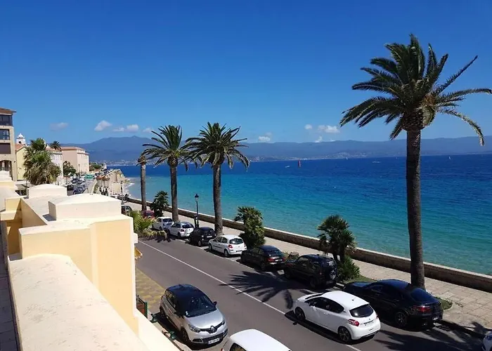 Apartment Tres Bel Avec Terrasse De 87m2 Avec Superbe Vue Panoramique Sur La Baie D Ajaccio (Corsica)