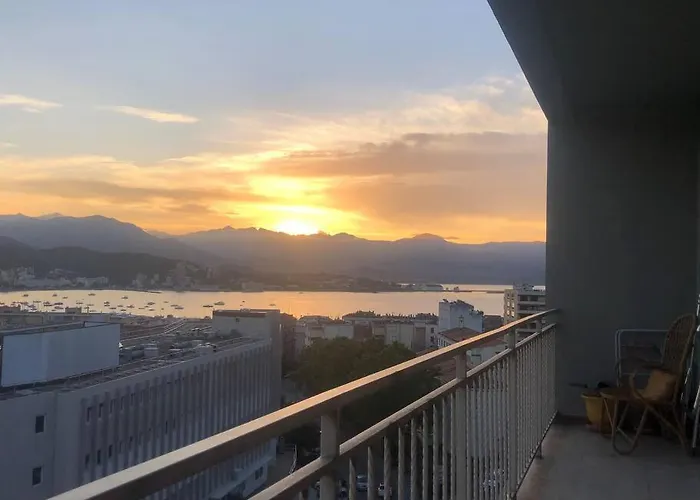 Tres Bel Avec Terrasse De 87m2 Avec Superbe Vue Panoramique Sur La Baie D * 아작시오