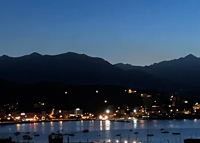 Tres Bel Avec Terrasse De 87m2 Avec Superbe Vue Panoramique Sur La Baie D 아파트